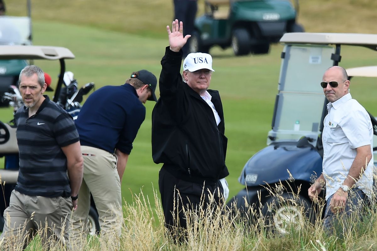 Als Privatmann besucht Trump einen Golfclub in Schottland.