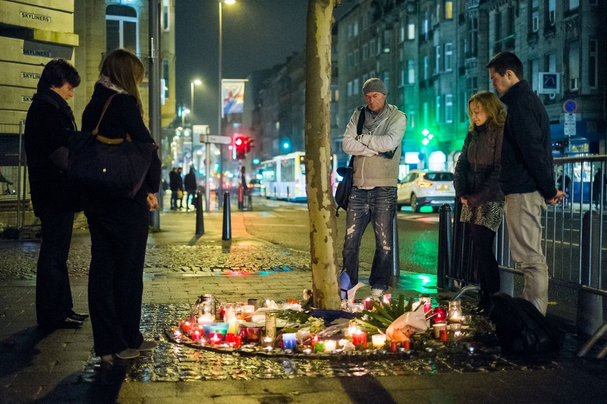 FOTOS VOM MONTAG: Gedenken in Luxemburg-Stadt auf der Place de Paris.