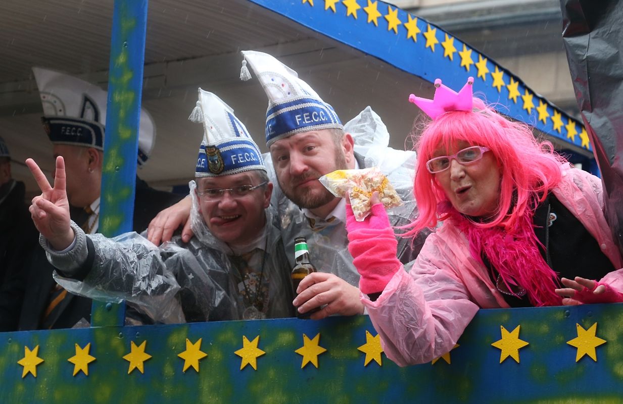 Am Sonntag sind die Karnevalisten durch die Straßen von Schifflingen gezogen. 