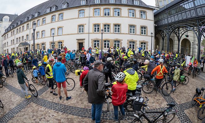 Some 500 bikers gathered on Saturday to press city officials for better cycling infrastructure