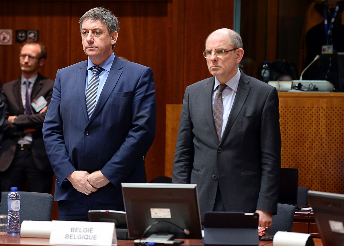 Innenminister Jan Jambon und Justizminister Koen Geens (r.) boten ihren Rücktritt an.