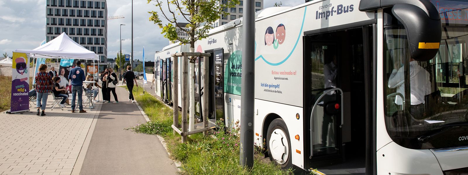 Le Impf Bus Attendu En Centre Commercial