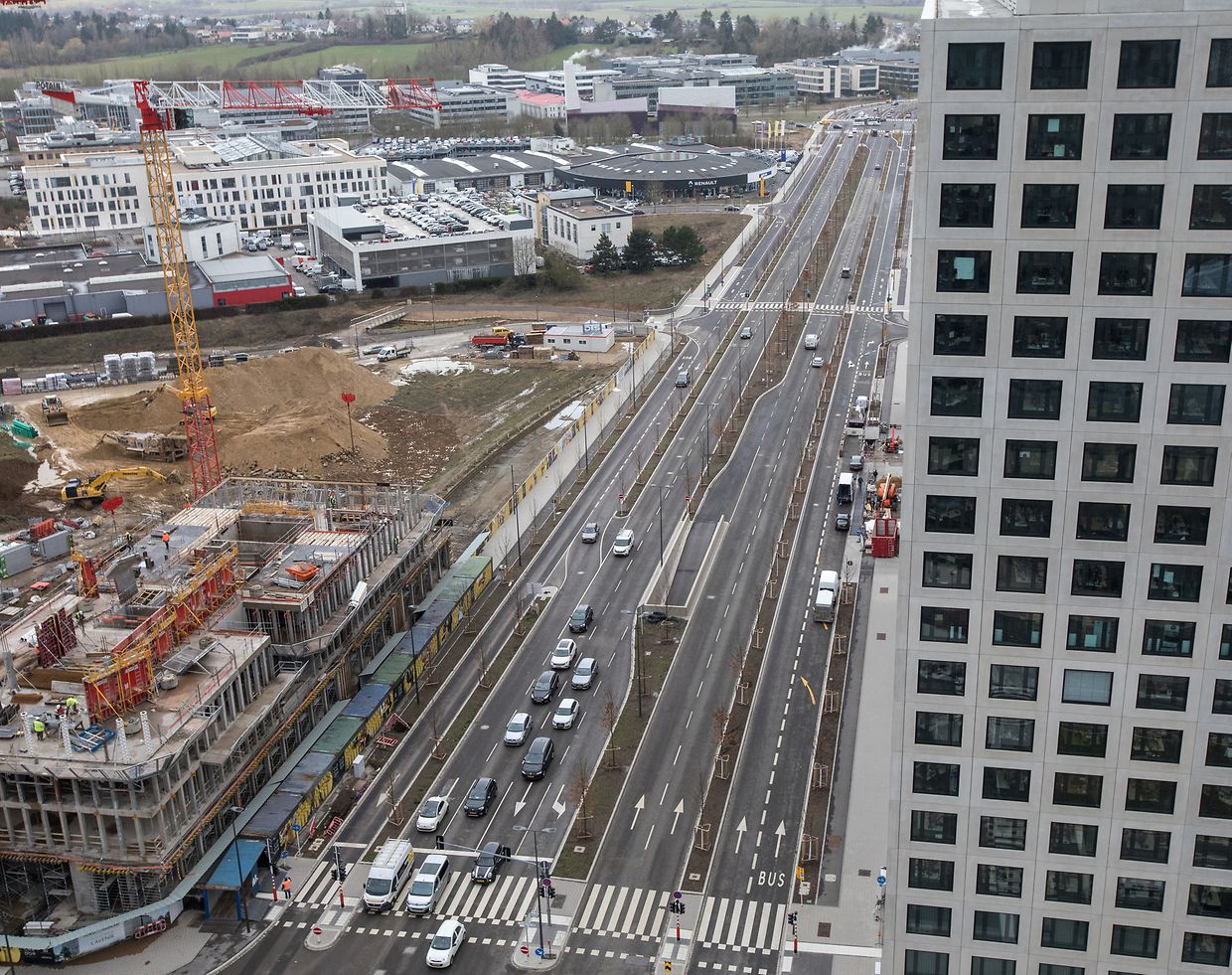 Au bas du boulevard Raiffeisen, les futurs immeubles disposeront de cellules commerciales en rez-de-chaussée.