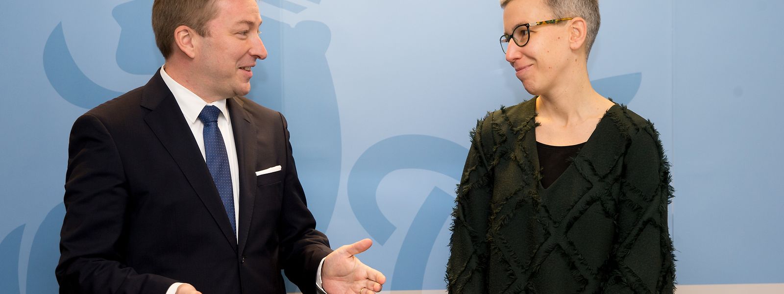 Marc Hansen darf Minister bleiben; das Logement-Ressort übernimmt jedoch Sam Tanson.