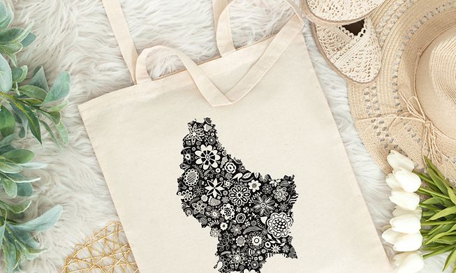 Replace your stocking with this Tote bag of Luxembourg, sold via the Hoya Project
