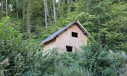 Lokales, Das Haus von Roberto Traversini und sein Gartenhäuschen ein Jahr danach, Foto: Lex Kleren/Luxemburger Wort