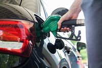 Zum Themendienst-Bericht von Claudius L�der vom 23. August 2016: Der richtige Kraftspender: Die meisten normalen Autos profitieren laut Experten nicht von sogenannten Premiumkraftstoffen, die etwa eine h�here Oktanzahl bieten. 
(Archivbild vom 27.06.2016/Nur zur redaktionellen Verwendung durch Themendienst-Bezieher.) 
Foto:�Christin Klose