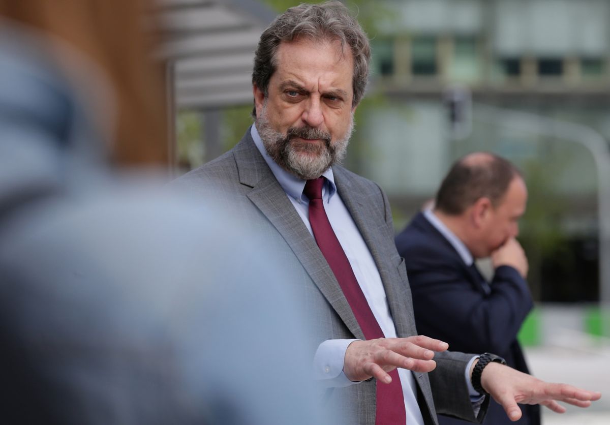  Seules «deux ou trois villes» au monde bénéficient pour l'heure du système de biberonnage de l'énergie électrique par le sol, assure Antonio Campos, directeur de zone de CAF.