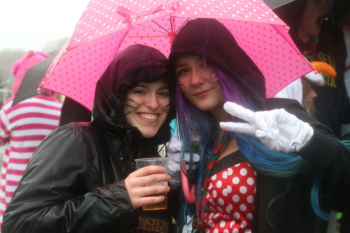 Am Sonntag sind die Karnevalisten durch die Straßen von Schifflingen gezogen. 