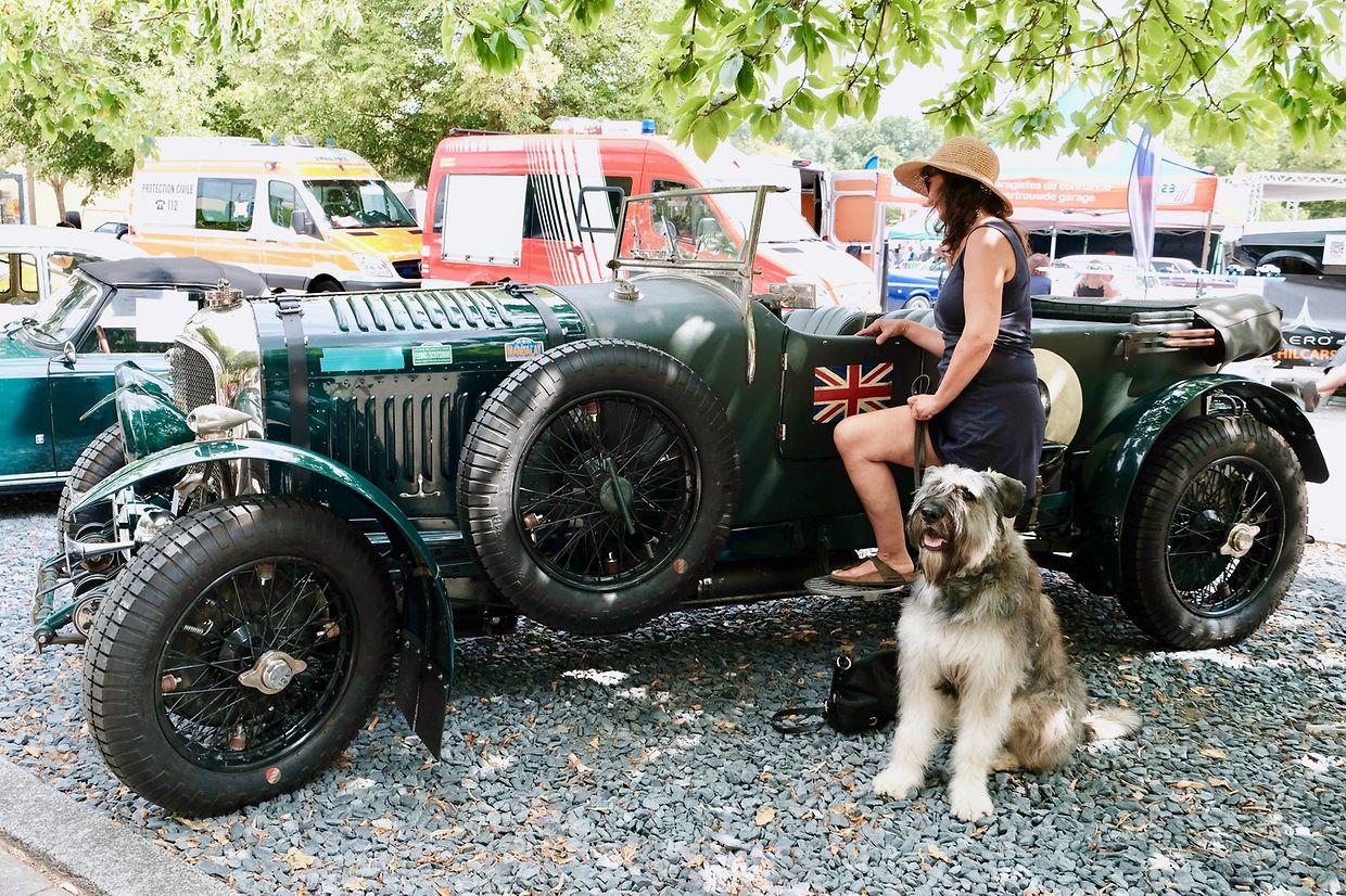 Hunde müssen draußen bleiben: Ein Bentley Racing Car aus den 1930er Jahren. 