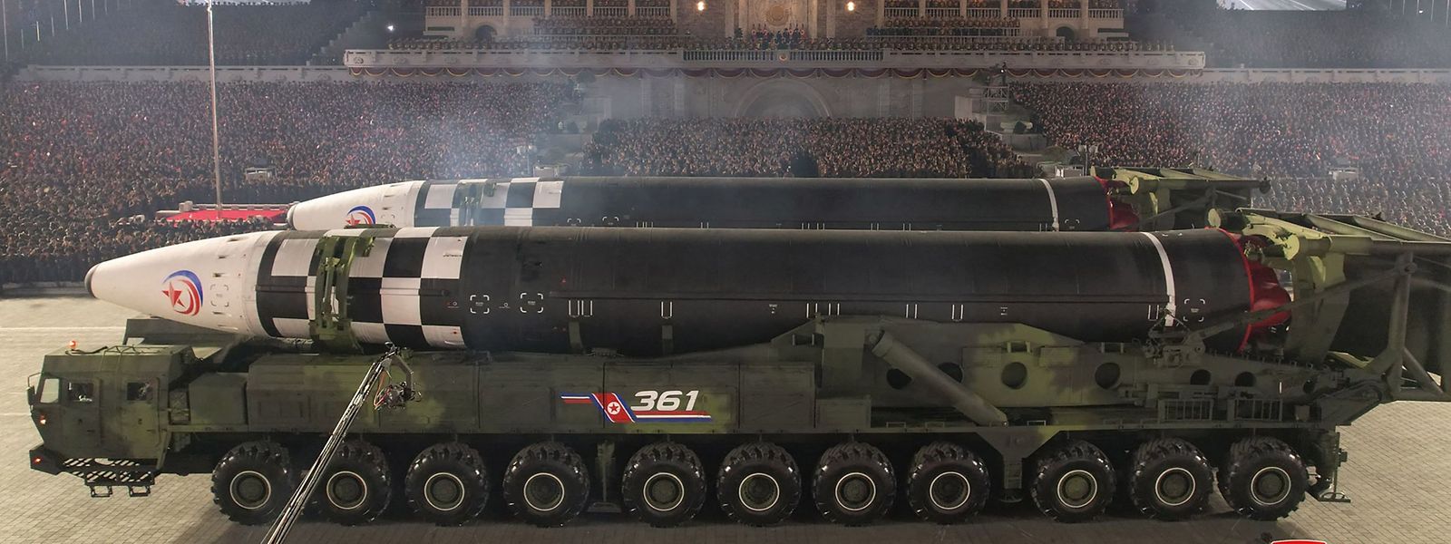 Experten gingen davon aus, dass Nordkorea zum 75. Gründungstag seiner Streitkräfte auch neuartige Raketen vorgeführt hat.
