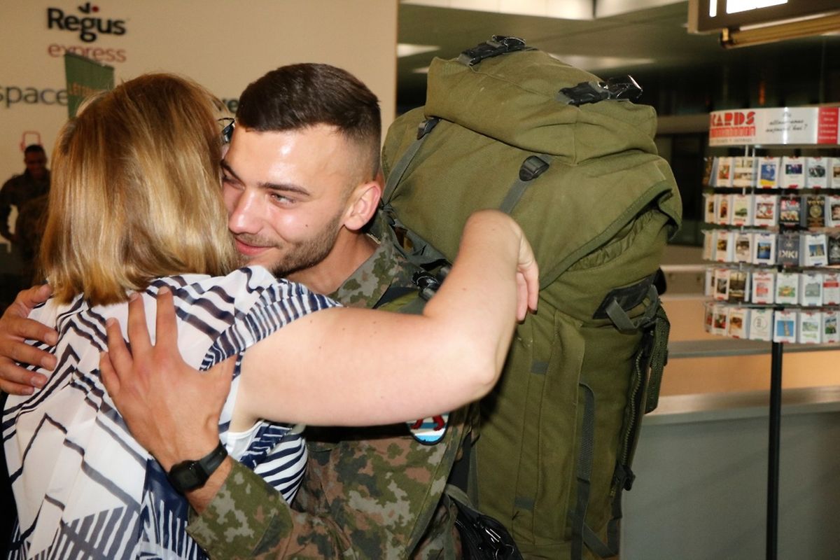 Des larmes de joie ont jailli samedi soir à l'accueil des 23 soldats de retour de mission au Kosovo.