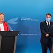 Health Minister Paulette Lenert (left) and Prime Minister Xavier Bettel (right). 