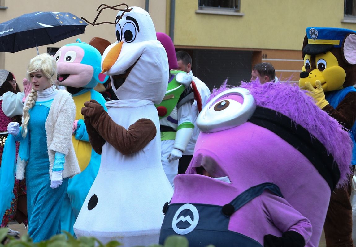 Am Sonntag sind die Karnevalisten durch die Straßen von Schifflingen gezogen. 