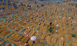 O Brasil é um dos países mais afetados pela pandemia em todo o mundo, com mais de 461.000 mortos.