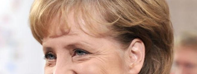 Merkel Will Die Wogen Glatten