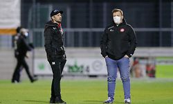 Dan Huet (Trainer Wiltz) im Gespraech mit Michael Schenk (Präsident FC Wiltz)/ Fussball BGL Ligue Luxemburg, 8. Spieltag, Saison 2020-2021 / 21.10.2020 /FC Wiltz 71 - CS Fola Esch / Stade am Poetz, Weidingen /Foto: Ben Majerus