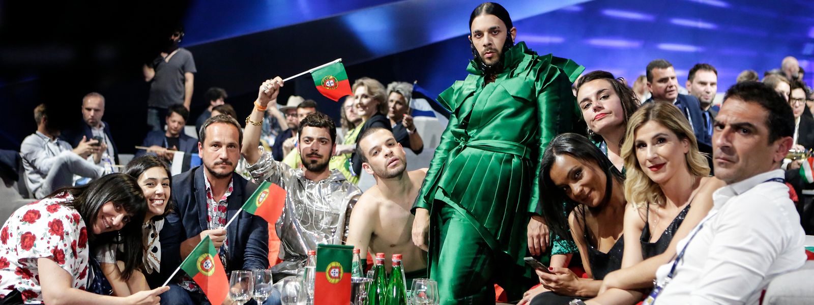 A comitiva portuguesa na "green room", na noite da primeira seminfinal.