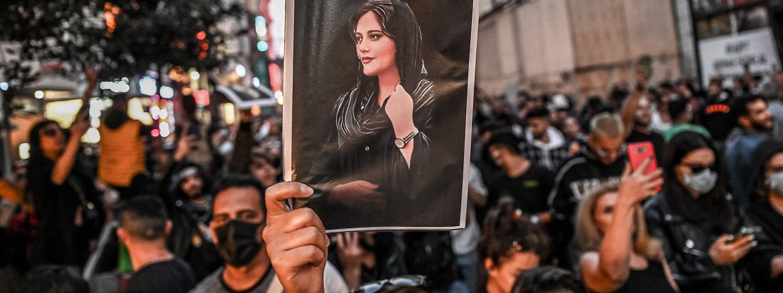 Die ersten Fälle wurden bereits Ende November gemeldet, als die Proteste im Iran im vollen Gange waren.