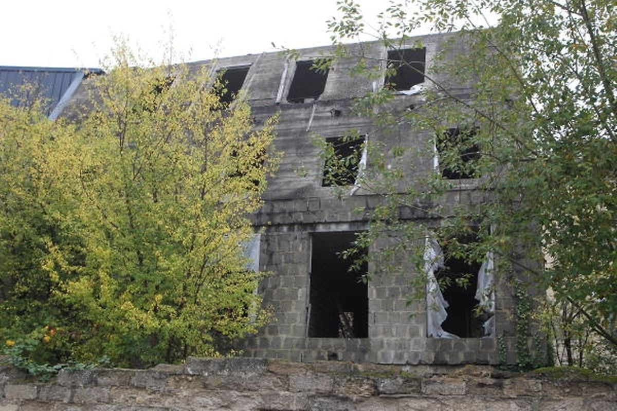 Das Gebäude stellt mitten im Herzen der Abteistadt einen regelrechten Schandfleck dar.