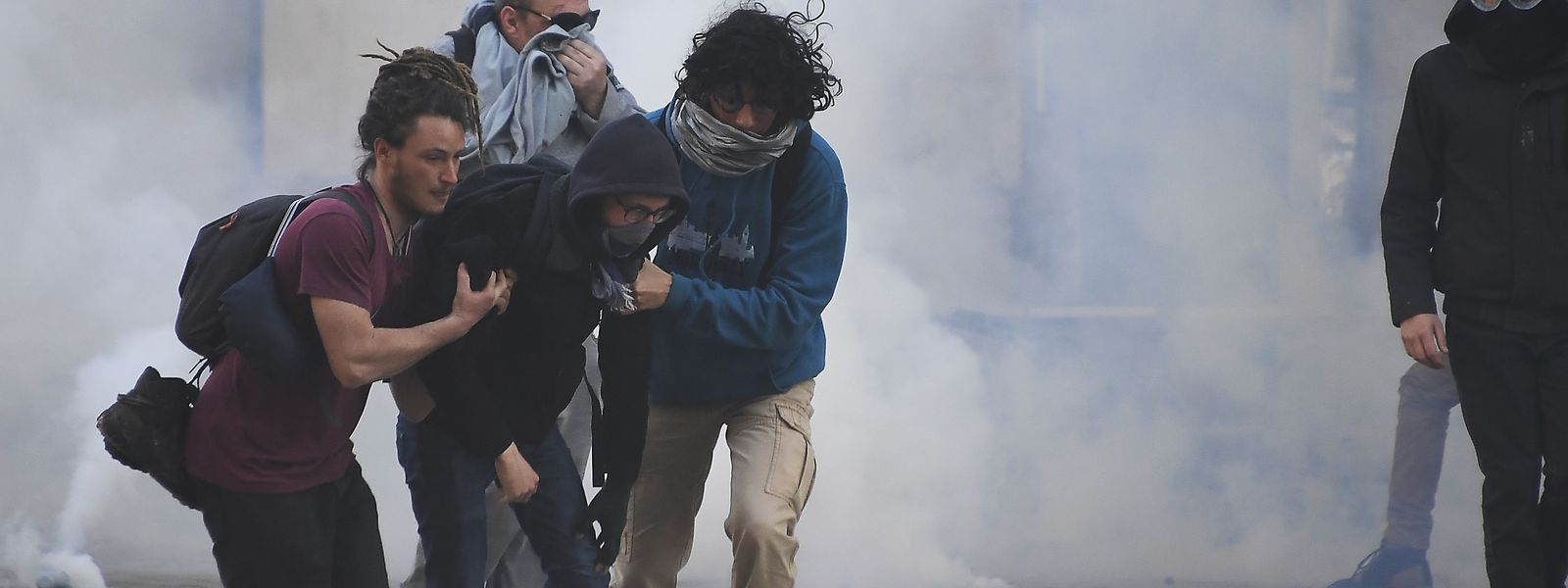 In Nantes wurden zwölf Demonstranten festgenommen.