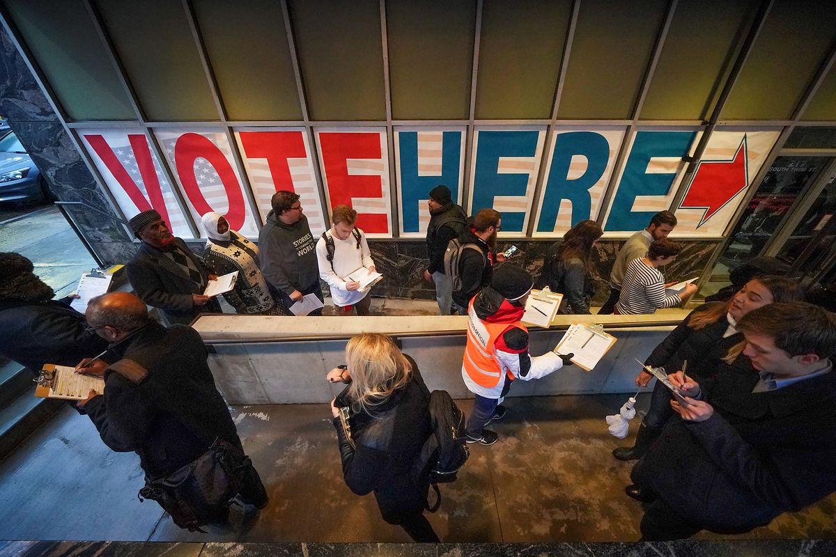 Die Wahllokale sind normalerweise deutlich gekennzeichnet, wie hier in Minneapolis. 
