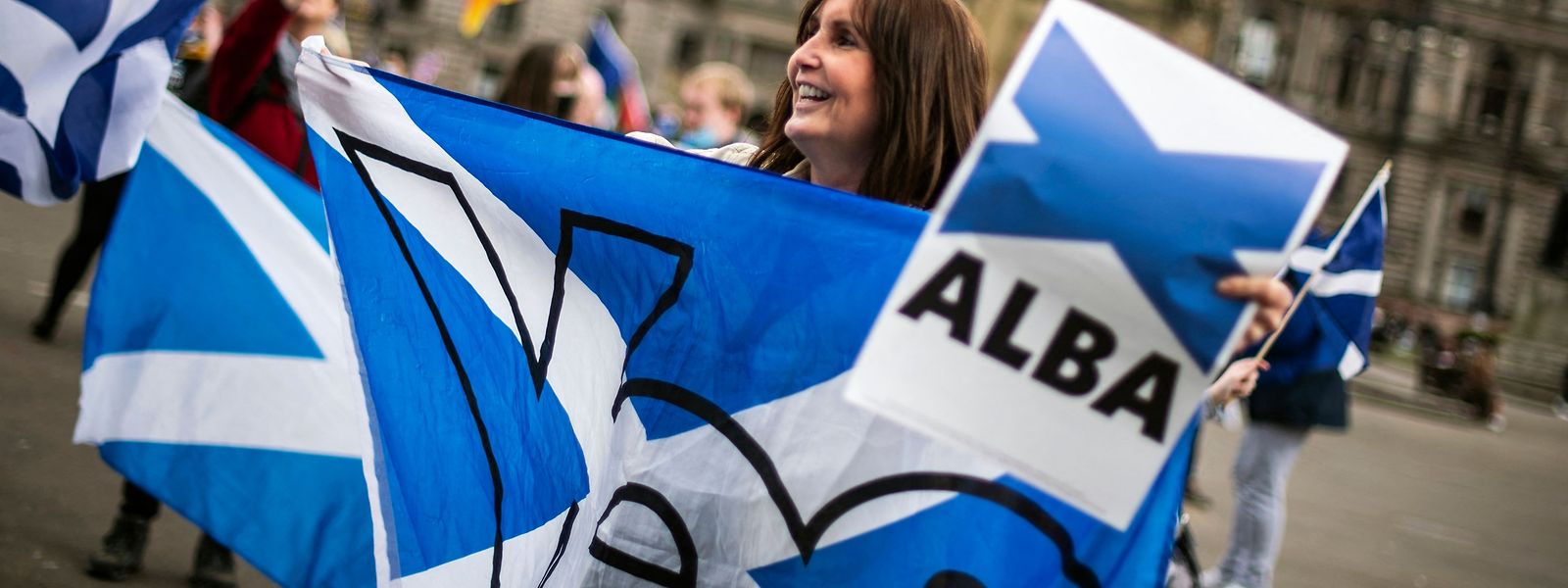 Die Wahl zum schottischen Parlament gilt als Stimmungstest für die Unabhängigkeit. Hier demonstrieren Anhänger der neu gegründeten Partei Alba (der gälische Name für Schottland) in Edinburgh.