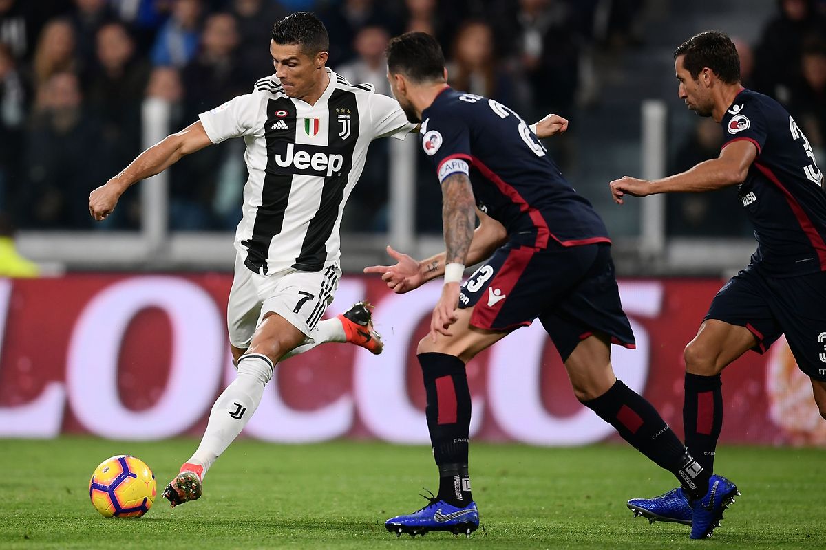 Cristiano Ronaldo no jogo com o Cagliari em que foi premiado pelo presidente da Juventus. 
