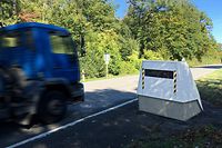 Die Baustellenblitzer können aus der Ferne mit abgestellten Geräten oder Baumaterial verwechselt werden. Die Luxemburger Polizei besitzt zwei solche Anhänger. 