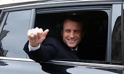 Laut Prognosen vom Wahlabend heißt der neue Präsident der französischen Republik Emmanuel Macron.