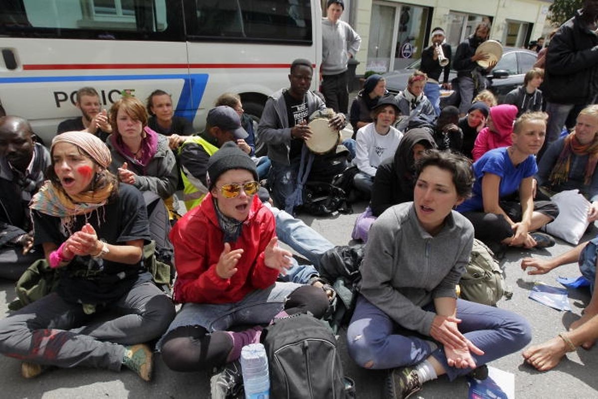 Bei den Krawallen vor dem Konferenzzentrum in Kirchberg waren mehrere Demonstranten und Polizisten verletzt worden.