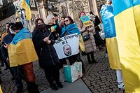 Die Organisation der Luxemburger Ukrainer LUkraine asbl hatte für den Samstagvormittag erneut zu einer Kundgebung an der Place de Clairefontaine aufgerufen. / Foto: Viktor Wittal