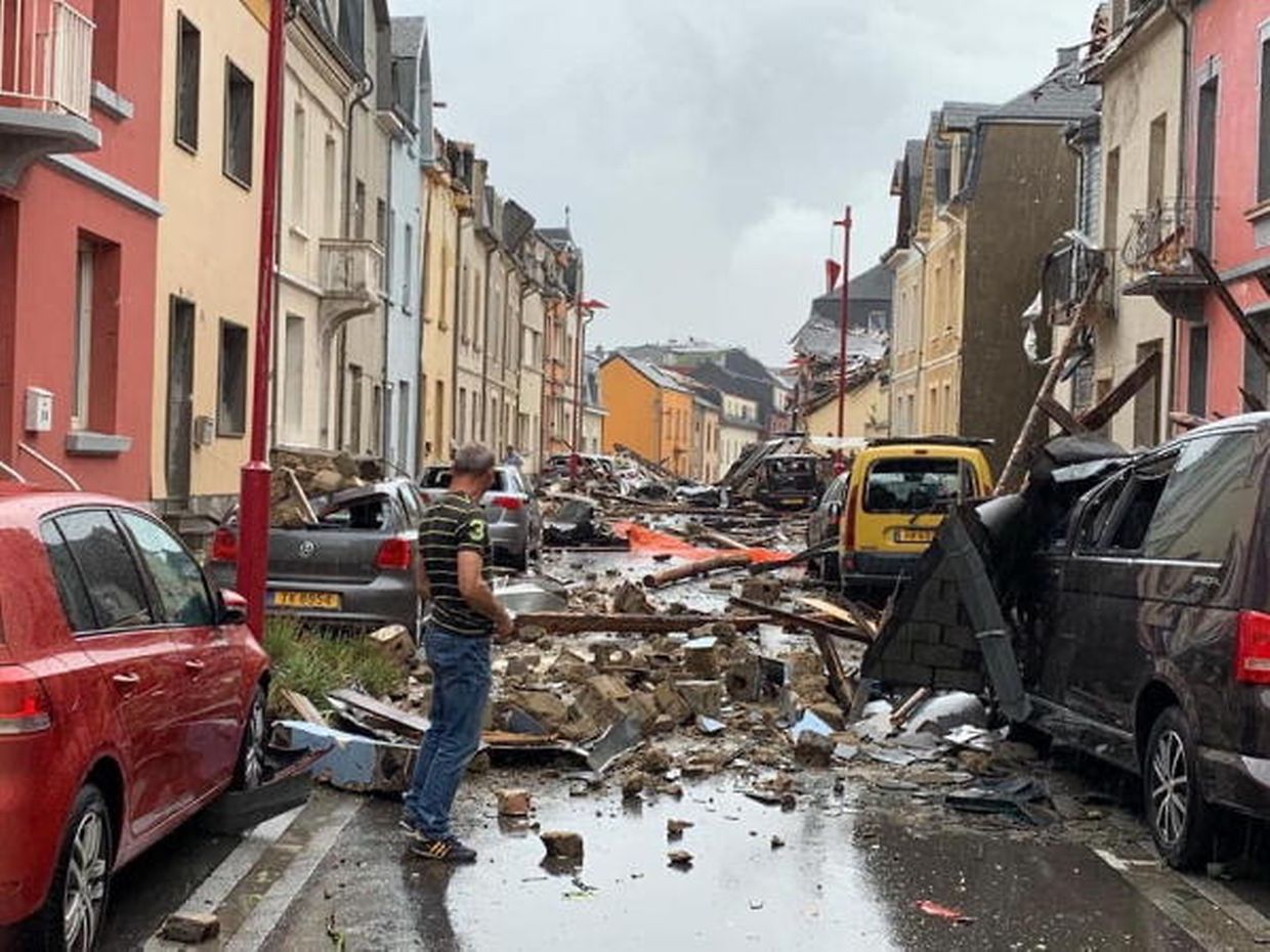 Voici à quoi ressemblait la rue Neuve à Pétange après que la tornade ait balayé la commune sud.