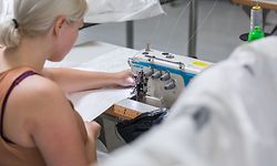 Die Schnittmuster für die Schutzkleidung stammen von der Schneiderin Eva Ferranti persönlich.