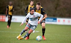 Kevin Lourenco (Strassen l.) gegen Kempes Tekiela (Niederkorn r.) / Fussball, Nationaldivision, Niederkorn - Strassen / 14.03.2021 / Niederkorn / Foto: Christian Kemp