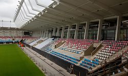Lokales , Visite du chantier du stade national, Luxembourg, foto: Chris Karaba/Luxemburger Wort