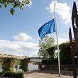 In Schengen wehen die Europafahnen derzeit auf halbmast.