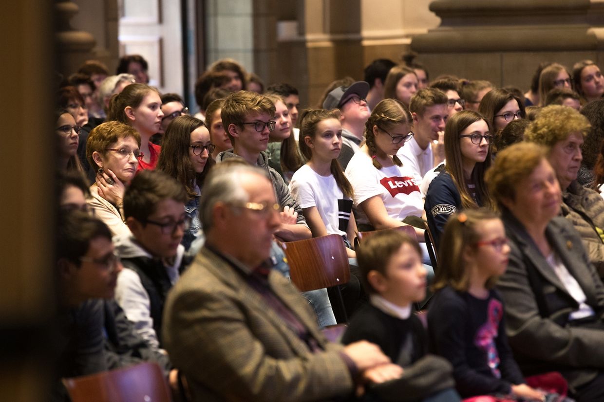 Messe für das Athenäum und die "Lycéen" der Stadt Luxemburg. 