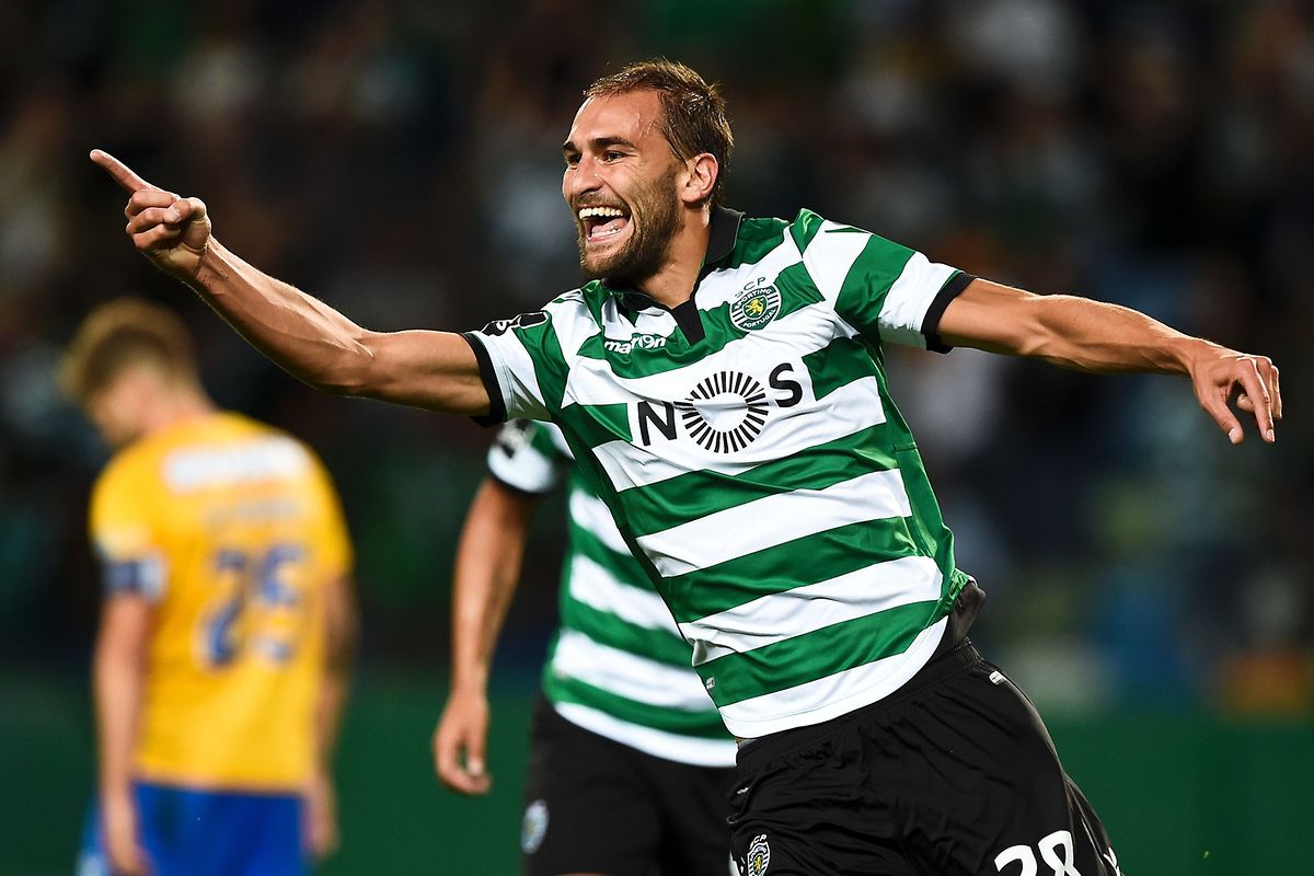 jogadores do fc porto inscritos na champions