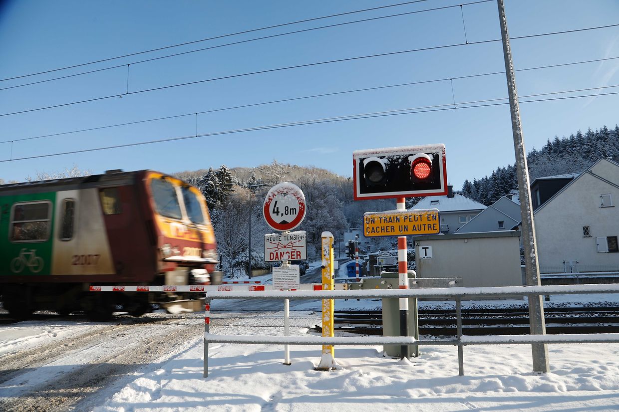 Illustration, Schnee, Zug, Schienen  Foto: Anouk Antony/Luxemburger Wort