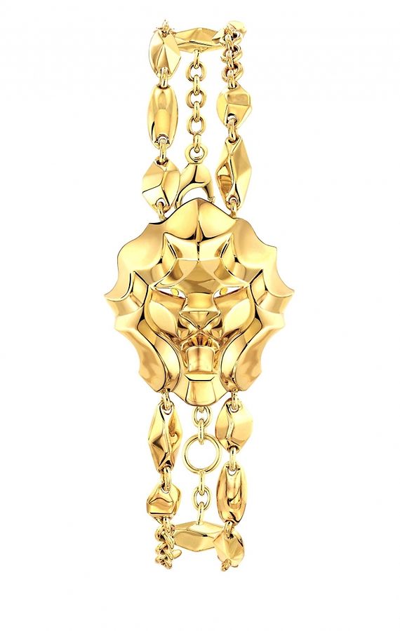 Das Armband aus Gelbgold besticht durch einen eindrucksvollen stilisierten Löwenkopf und eine feingliedrige Verarbeitung.