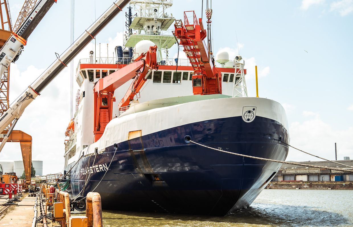 Die Vorbereitungen auf dem Forschungsschiff Polarstern im Hafen von Tromsö.