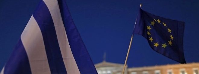  Die griechische Regierung hat beim europäischen Rettungsfonds ESM ein drittes Hilfspaket mit drei Jahren Laufzeit beantragt. 