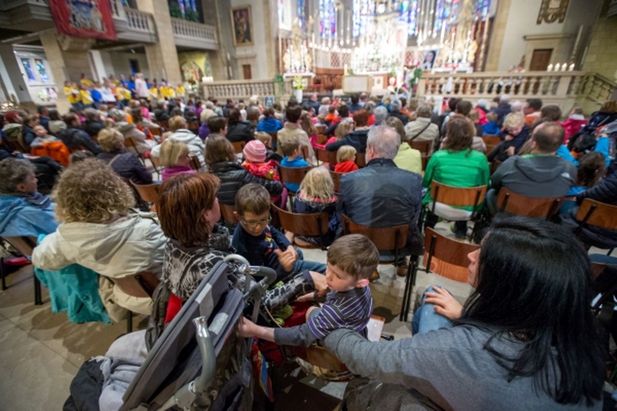 Andacht mit Segnung der Kleinkinder und der werdenden Muetter