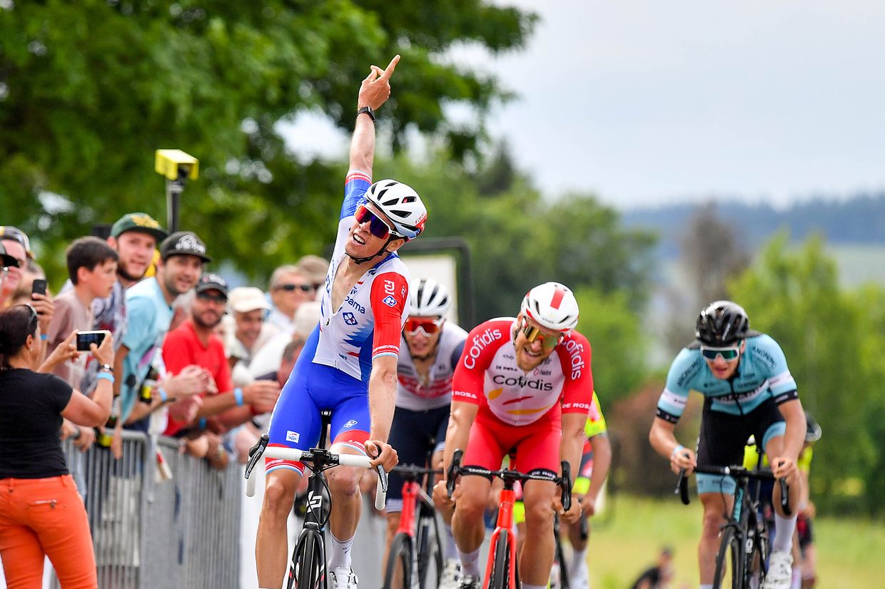 Kevin Geniets (Groupama-FDJ) holt sich den Titel vor Jempy Drucker (Cofidis), Loïc Bettendorff (Leopard Pro Cycling) und Alex Kirsch (Trek-Segafredo).