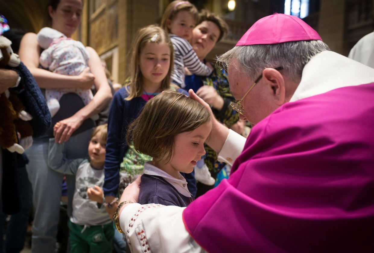 Andacht mit Segnung der Kinder und Eltern.