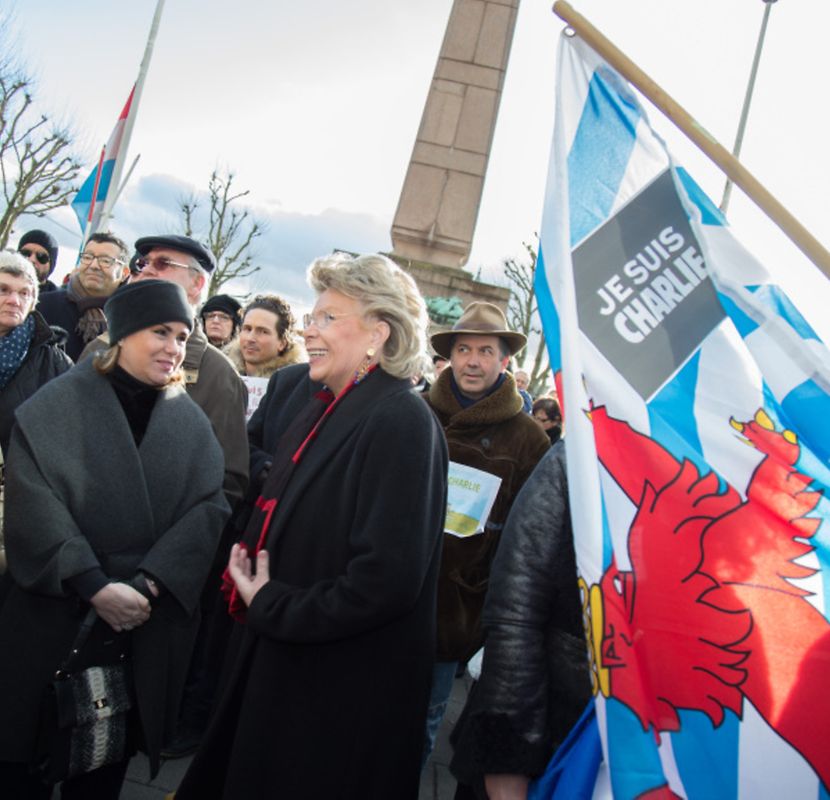 Demonstration auf der Place de la Constitution für die Opfer der Attentate von Paris.