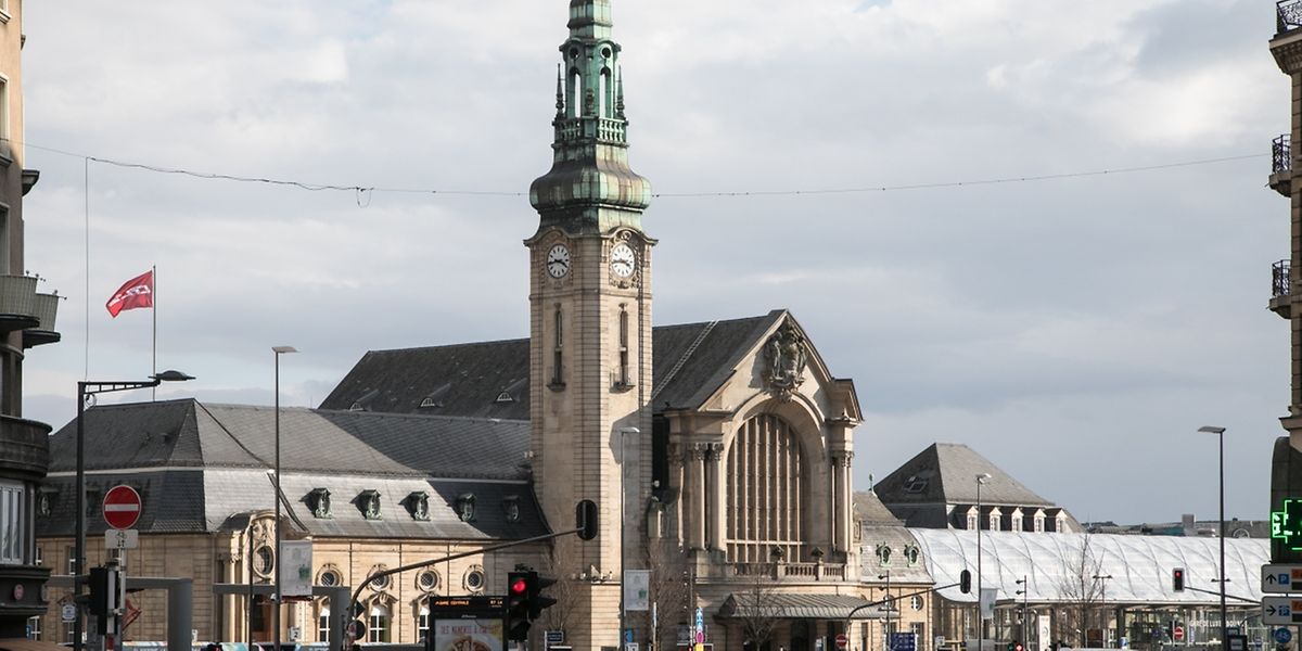 Der Hauptbahnhof ist Ausgangspunkt unseres Spaziergangs durch den Stadtteil. 