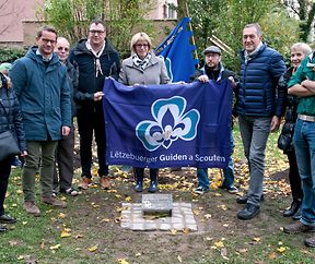 100 Joer Beetebuerger Guiden a Scouten: Das Pflanzen von Bäumen im Parc Grande-Duchesse Charlotte in Bettemburg. (Foto: Alain Piron)