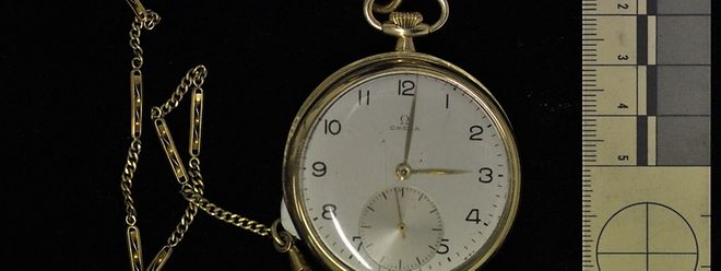Diese goldene Taschenuhr wird demnächst dem Besitzer in Luxemburg übergeben.